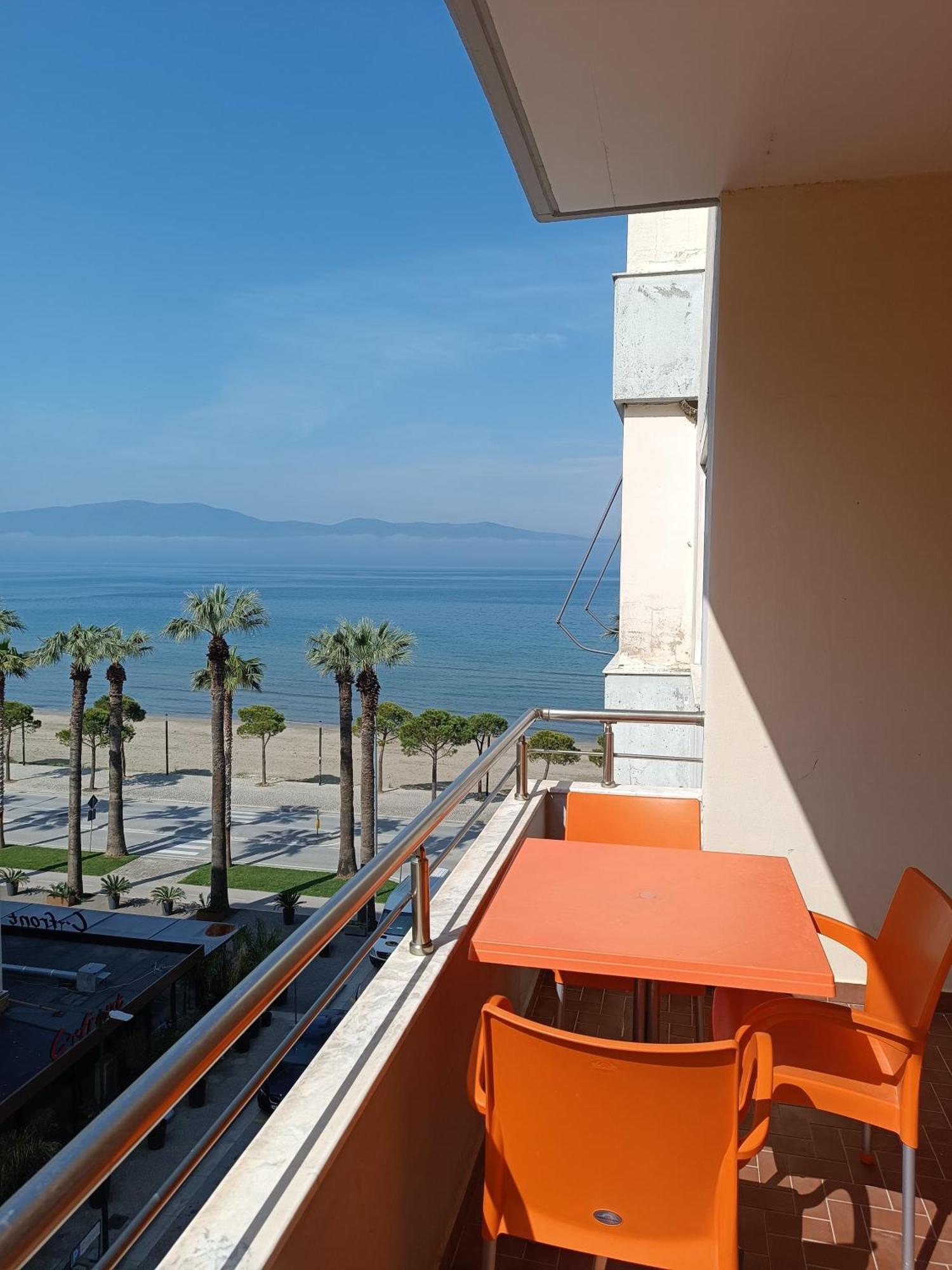 Apartment Beachfront 4 By Office *